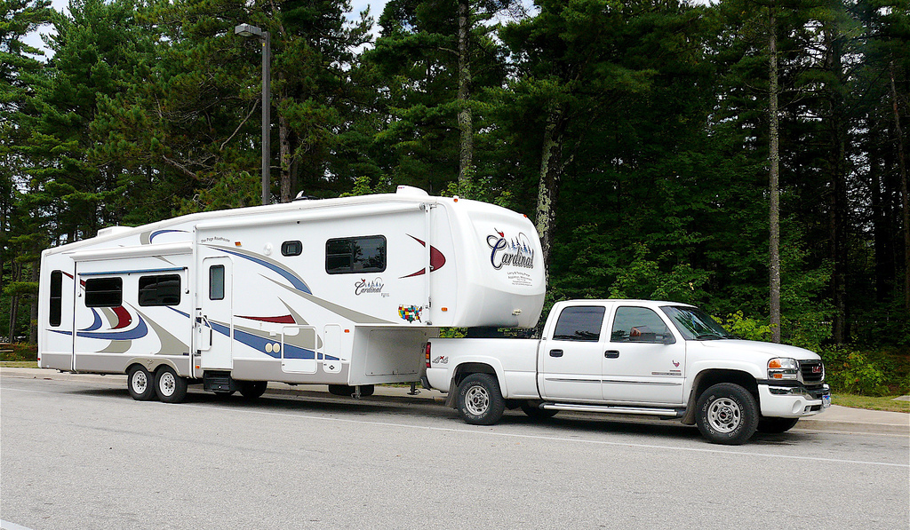 Fifth Wheel Trailers Are The Favorite For Full Time RVing Fun Times