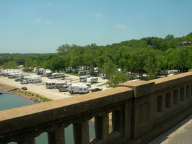 lakeside-rv-park-branson-by-readontheroad.jpg
