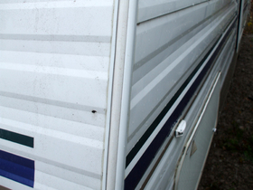 rear-corner-of-5th-wheel-trailer.jpg