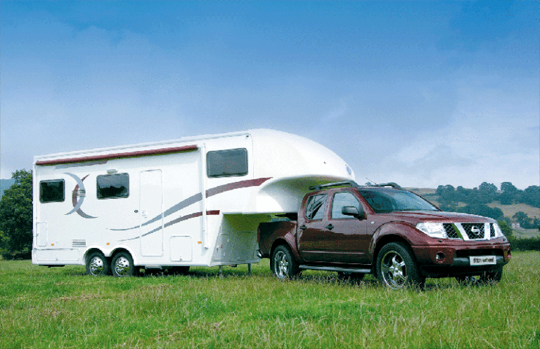fifth-wheel-trailer-and-pickup-truck-public-domain