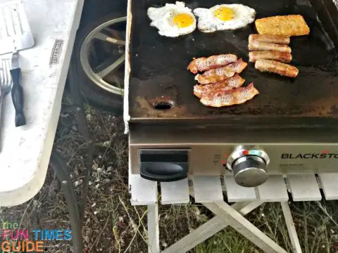 Keto breakfast - bacon and eggs are zero carbs!
