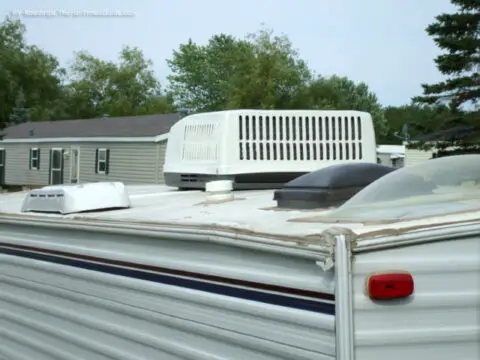 RV rooftop vents