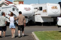 rv-trailer-shopping.jpg