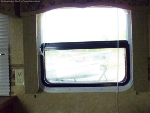 rv-travel-trailer-window