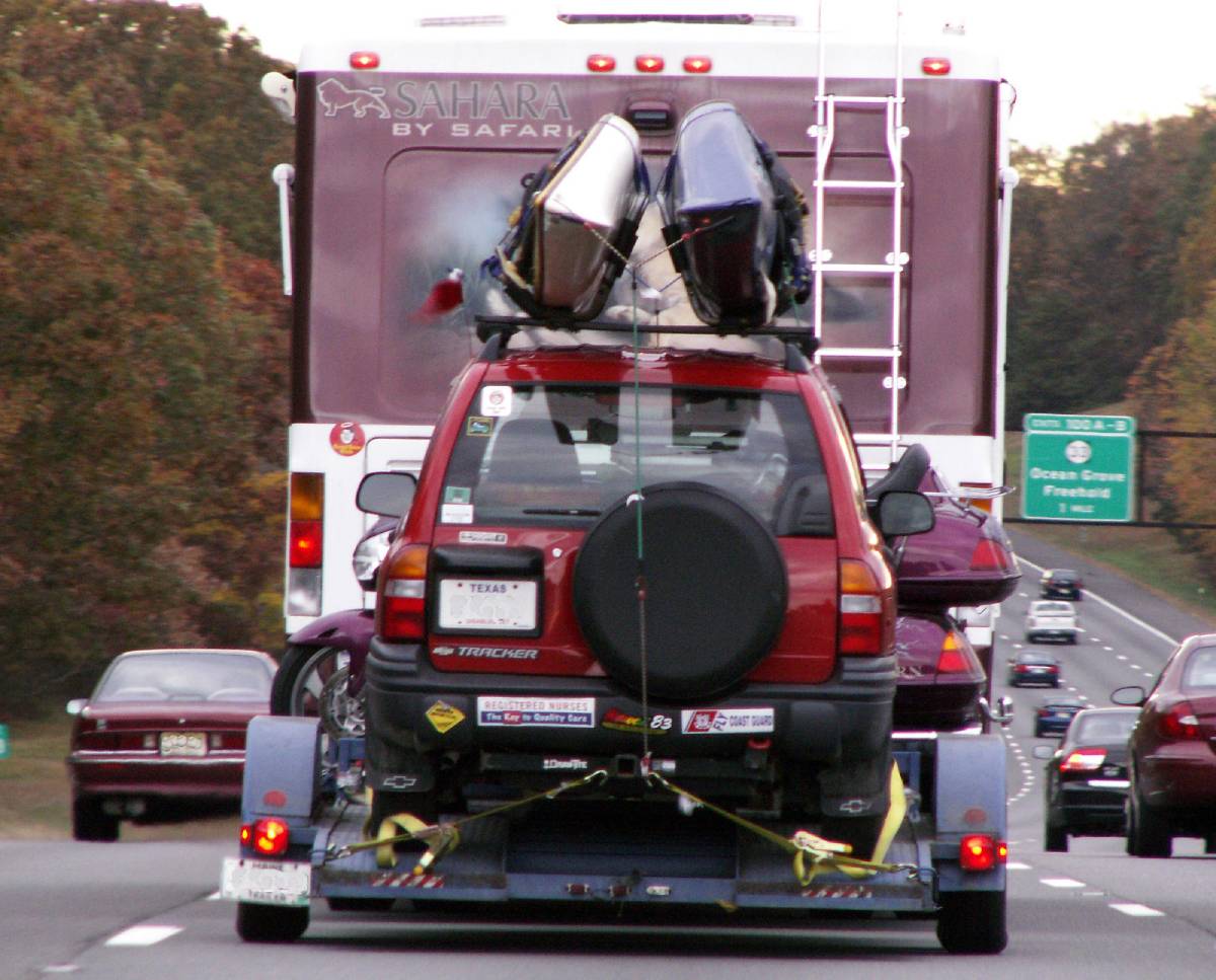 towing travel trailer on interstate