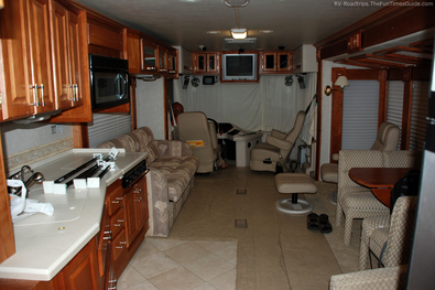 motorhome-slideout-out-roomy.jpg